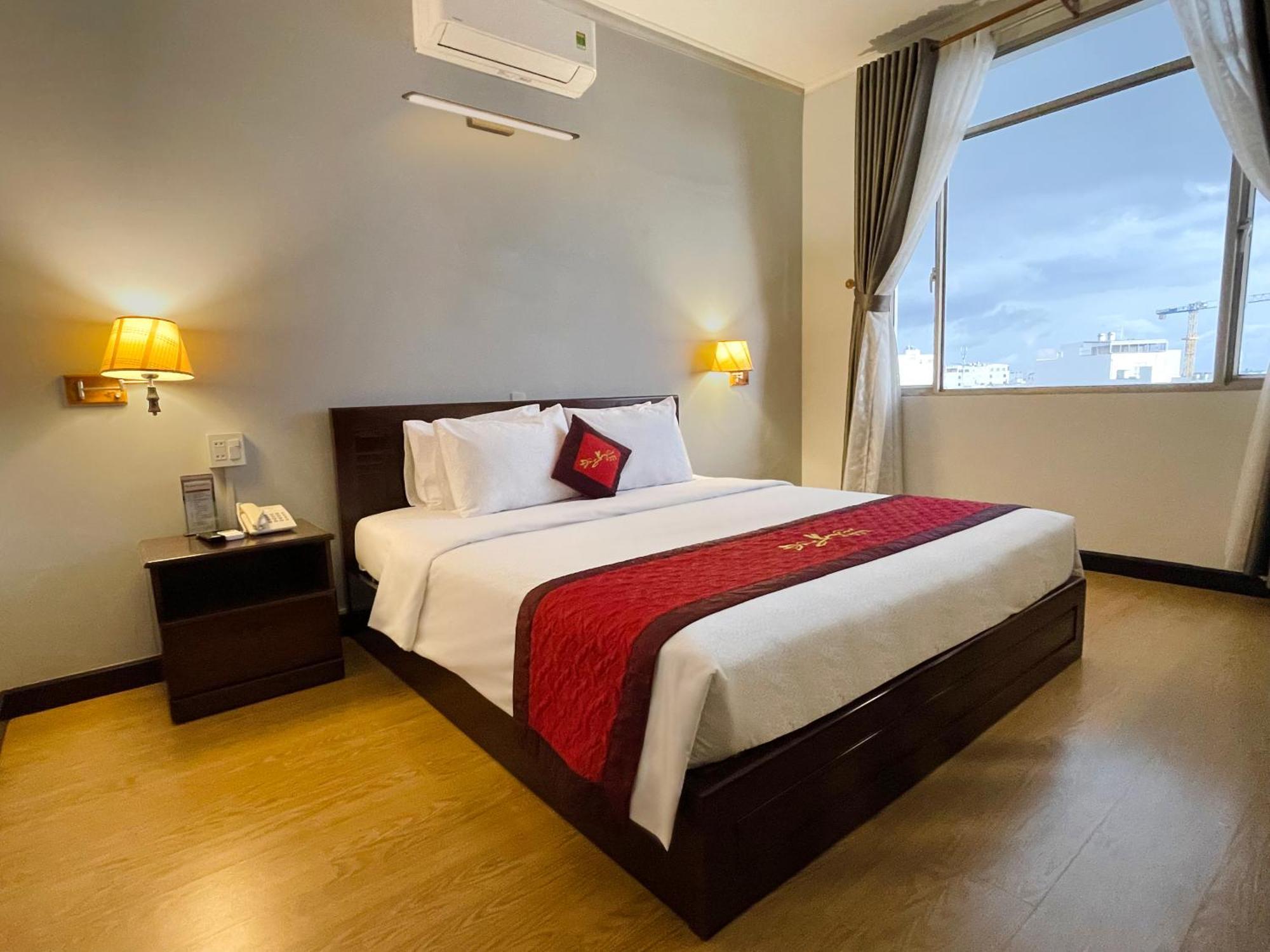 Dong Xuyen Hotel Long Xuyen Exterior photo